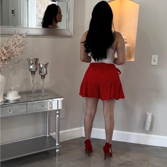 Zara Red skirt short, super comfortable and fabric with a 100%viscose - Picture 14 of 15